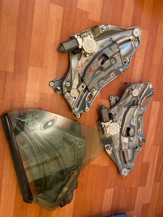 BMW E36 UYUMLU ORJİNAL CAM KRİKOSU MOTORU ÜZERİNDE ÇIKMA TEMİZ