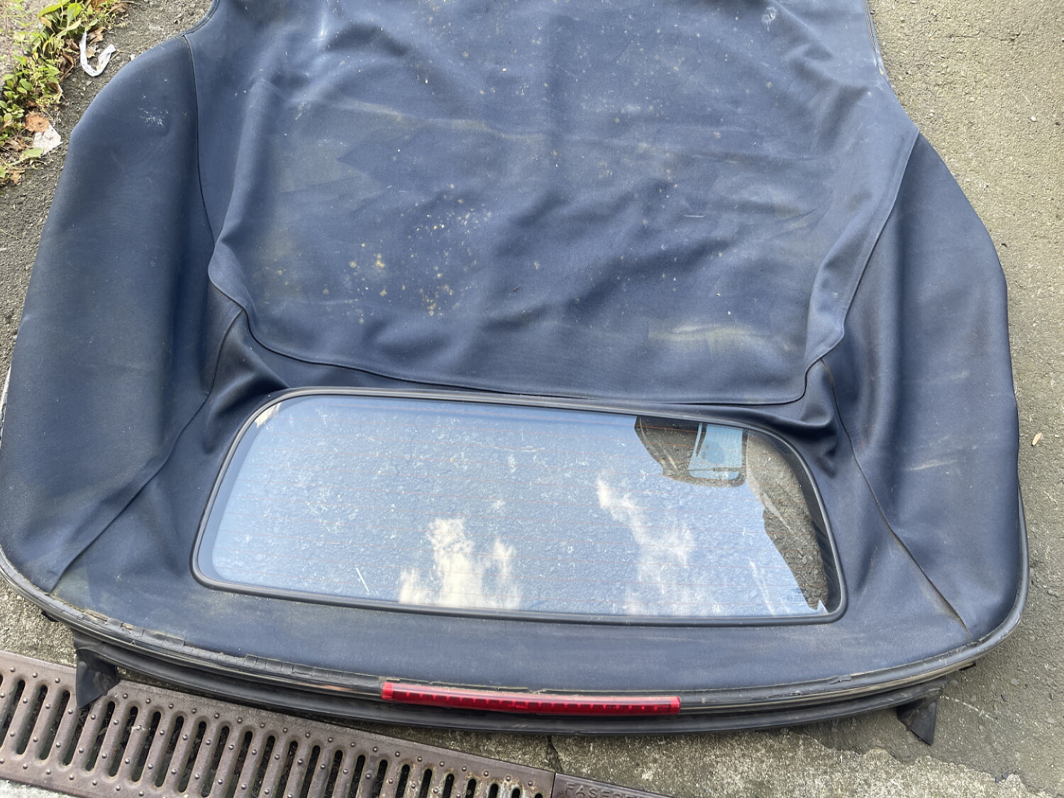 MİNİ COOPER R52 CABRİO UYUMLU ORJİNAL MAVİ RENK TENTE CAMI ORJİNAL ÇIKMA TEMİZ HATASIZ