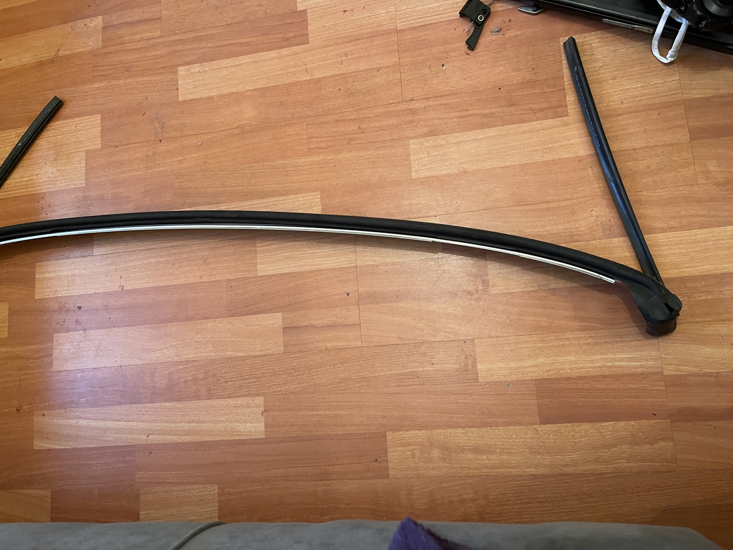 BMW Z4 E85 CABRİO UYUMLU ORJİNAL TENTE HARDTOP ÖN CAM FİTİL ÖN DİREK A FİTİL ÇIKMA TEMİZ