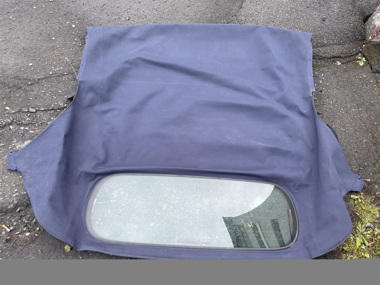 PORSCHE BOXSTER CABRİO 986 UYUMLU MAVİ TENTE ORJİNAL ÇIKMA TEMİZ HATASIZ ARKA CAM MODEL